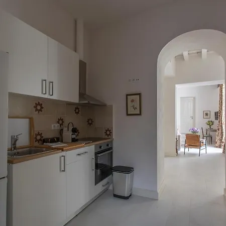 Taina Bajo Muro Apartment
